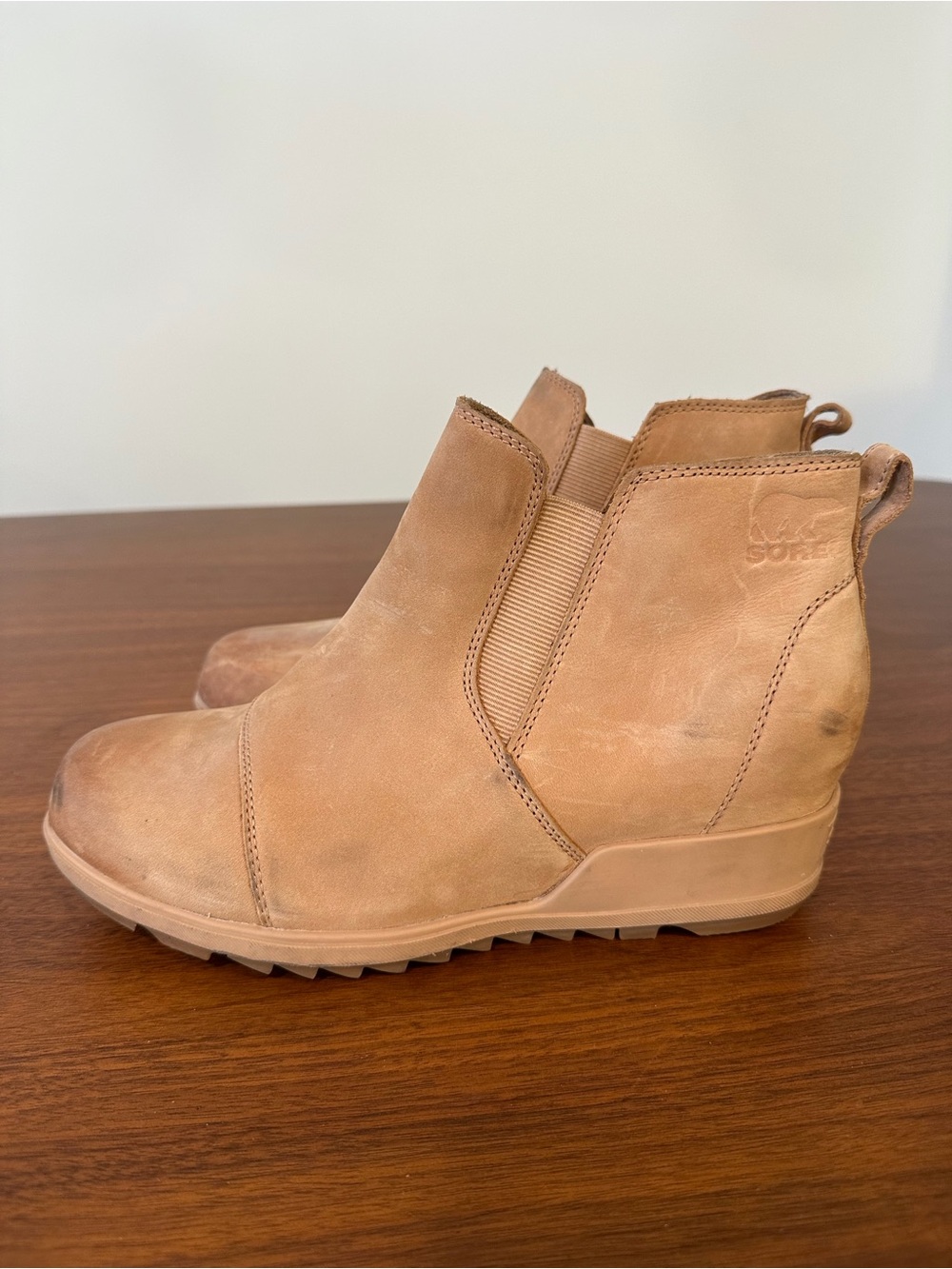 Sorel Evie Pull-on Waterproof Women's Wedge Bootie Tan size 10 Great Condition
